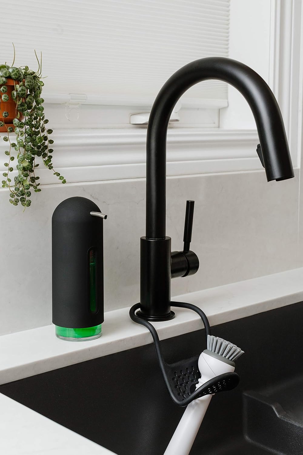 Umbra Penguin Soap Pump, Kitchen Liquid Hand Soap Dispenser, 12 OZ, Black