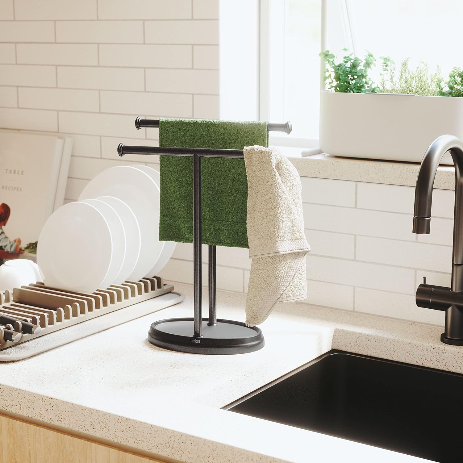 Umbra Palm Towel Tree, Free Standing Hand Towel Holder, Black